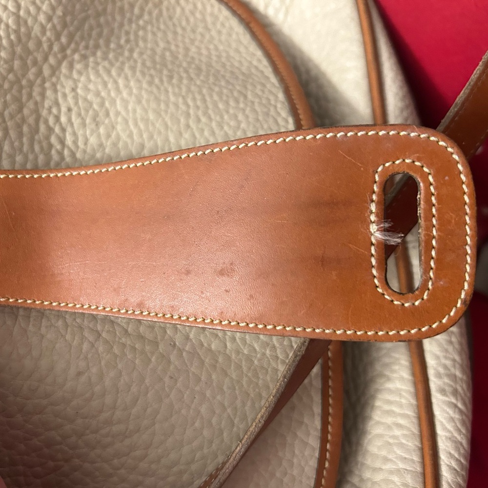 Vintage Dooney & Bourke Cream and Tan Crossbody Bag - Picture 11 of 16